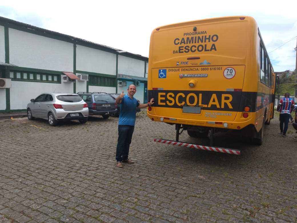 Prefeitura recebe mais 2 novos Ônibus Escolares